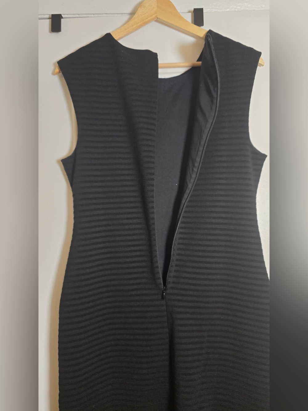 Banana Republic Black Textured Sheath Midi Dress Size 6 - Picture 5 of 10